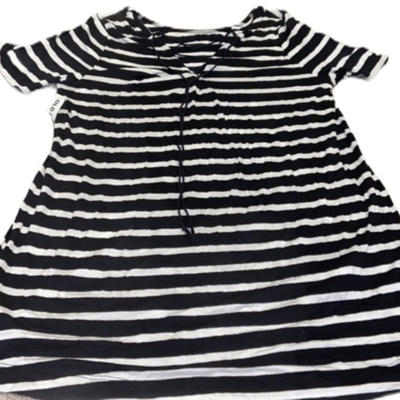 🆕 Old Navy Black & White Stripe Tunic Lace - Picture 1 of 3